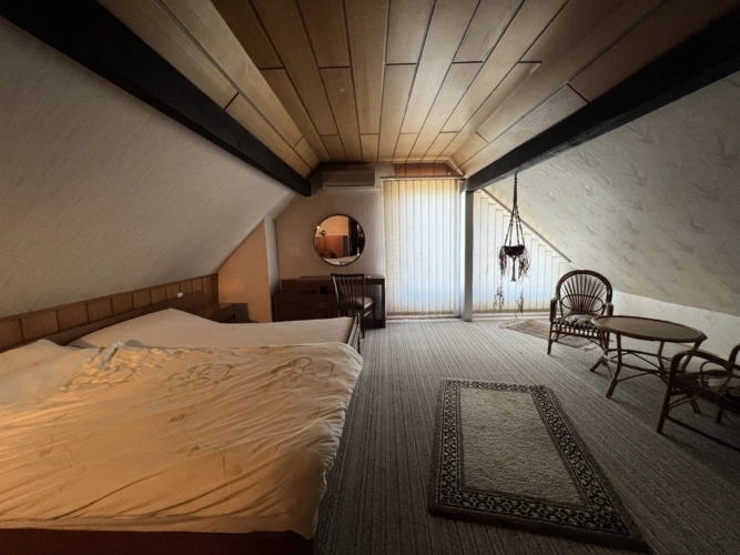 Schlafzimmer DG