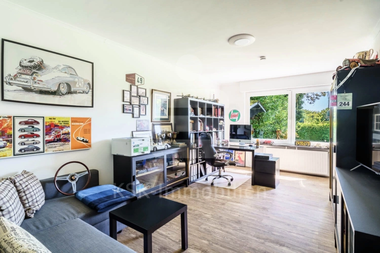 Büro-/Kinder-/ Gästezimmer Untergeschoss