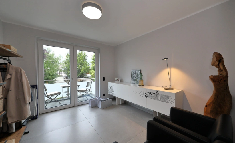 Zimmer mit Balkon