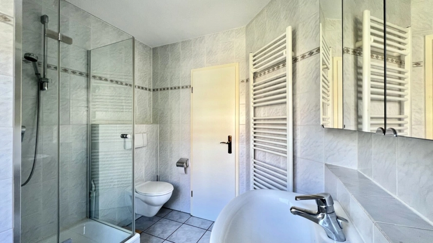 Badezimmer Blick Badewanne