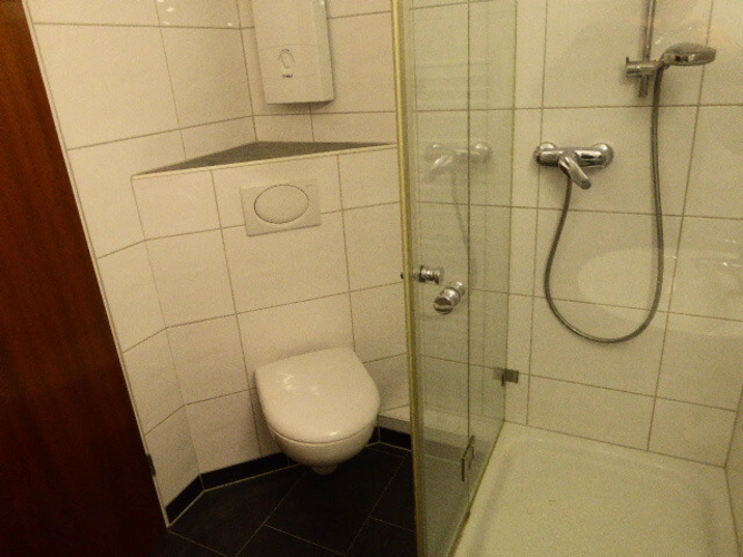 Badezimmer ebenso