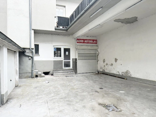 Eingang zum Büro