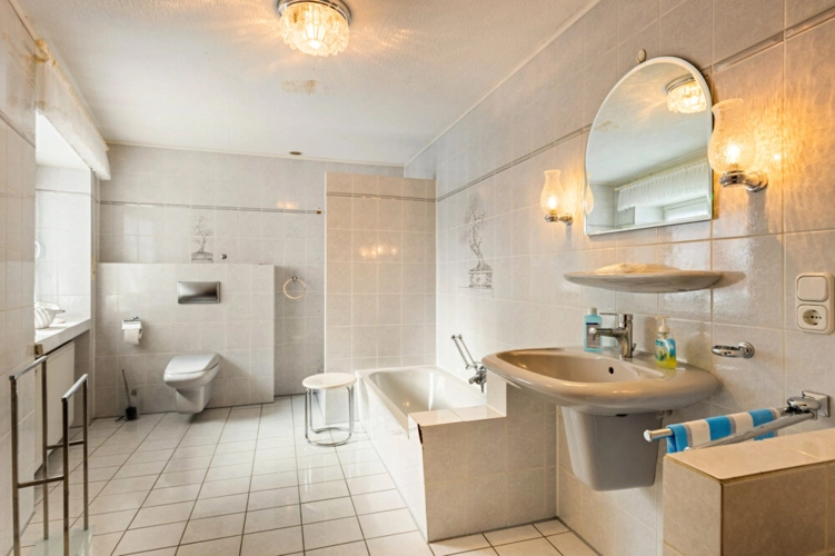 Badezimmer DG
