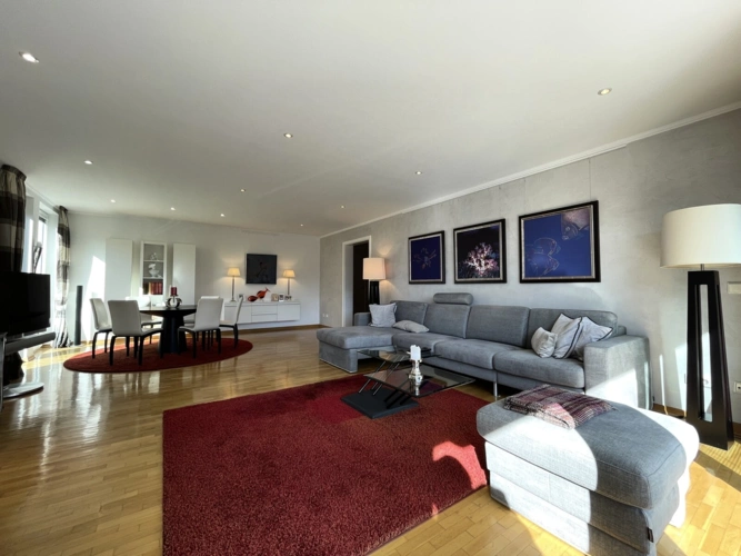 Wohnzimmer mit Essbereich-1