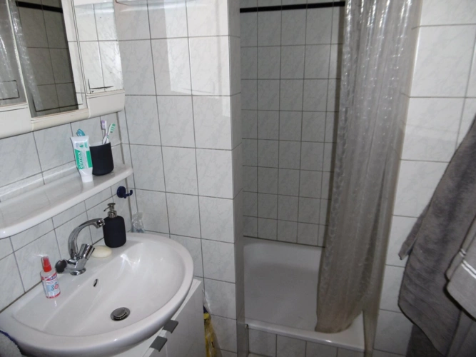 Badezimmer ebenso