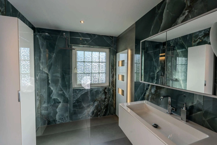 Badezimmer EG
