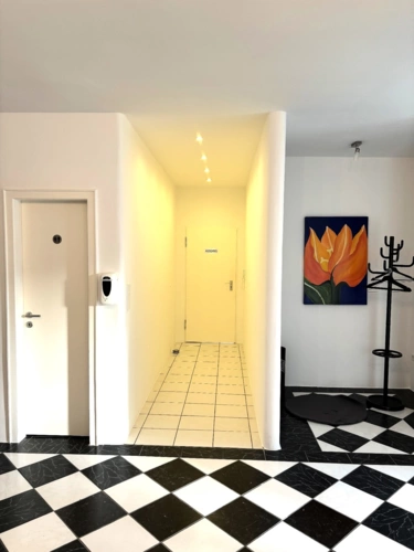 WC 1, Eingang, Garderobe