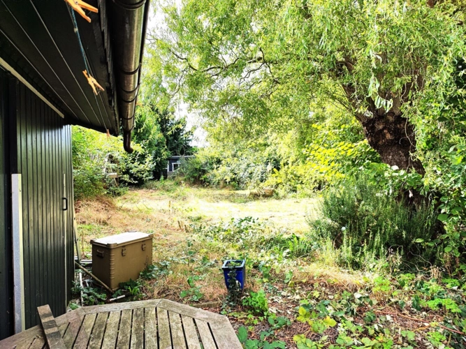 Gartenhaus im hinteren Bereich