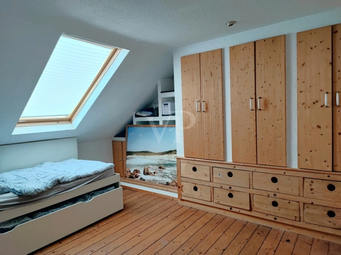 Kinderzimmer 2 im DG (mit KI ausgeräumt)