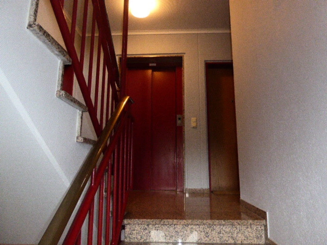 Treppenhaus-ebenso