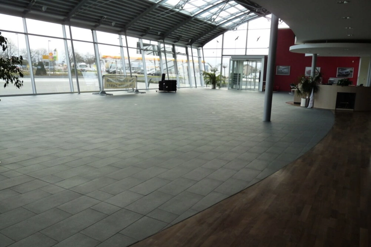 Ausstellungshalle 2012