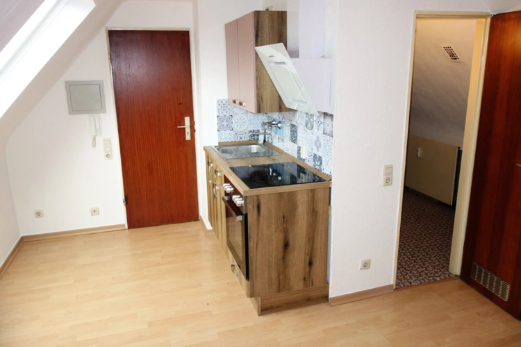 Wohn-/Schlafzimmer ebenso