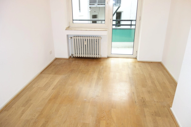 Arbeits-/Kinder-/Gästezimmer