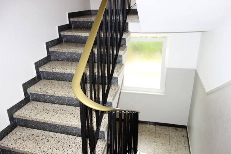 Treppenhaus ebenso