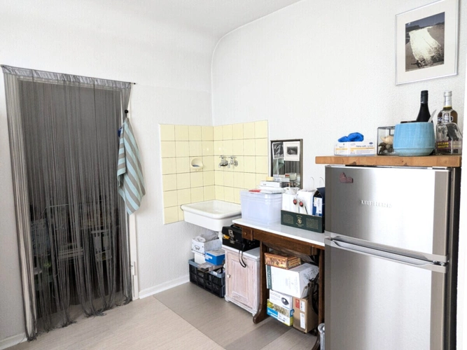 Hobbyraum mit Küchenanschlüssen (ehem. Küche)