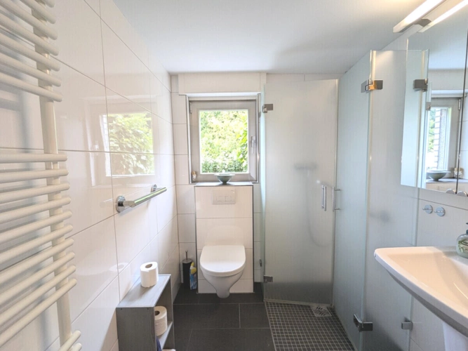 Modernisiertes Badezimmer im EG