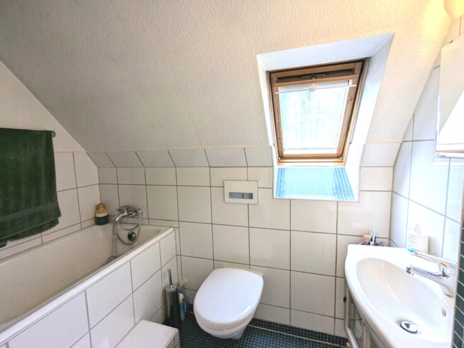 Badezimmer im DG