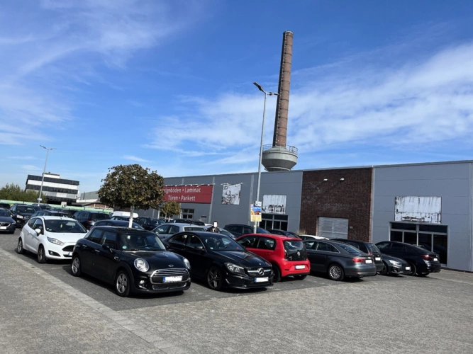 Außenansicht - Parkplatz