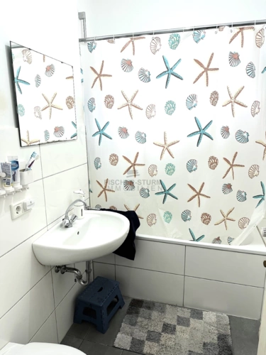 Wannenbad mit Fenster