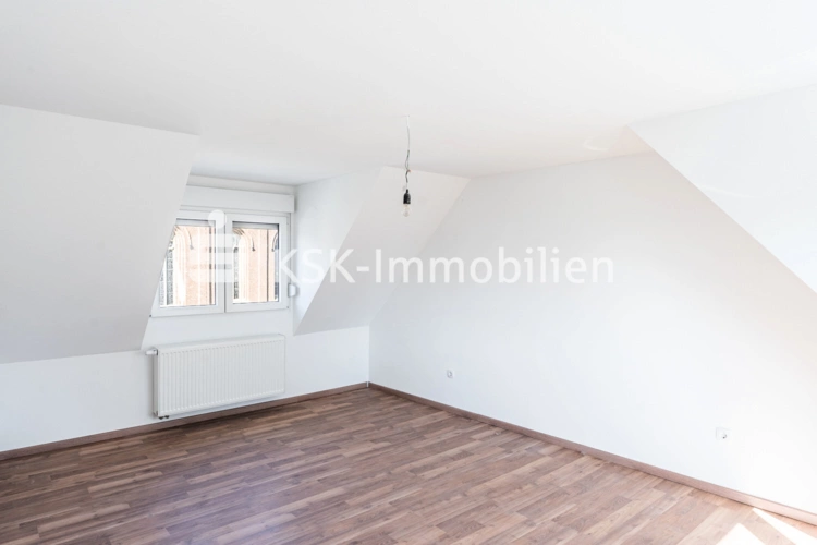 134911 Dachgeschoss Zimmer