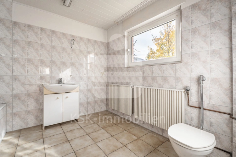 Badezimmer mit Dusche