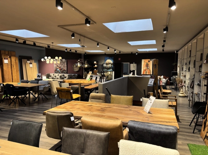 Hinterer Teil mit Treppe zum Lager