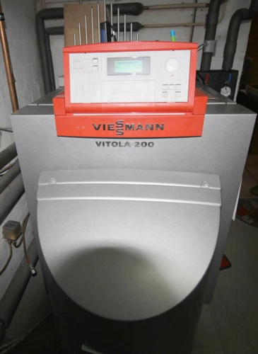 Öl-Zentralheizung Viessmann Vitola 200 aus 2003