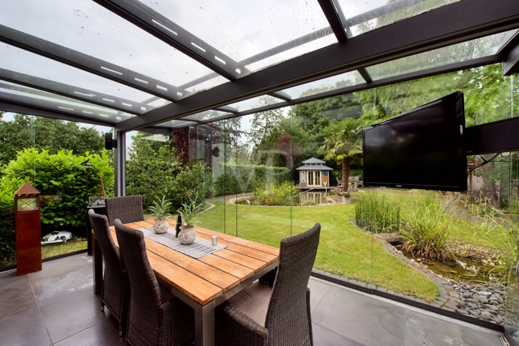 Gartenhaus und Grillhütte