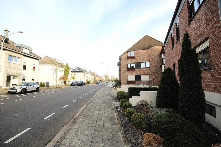 Straßenansicht