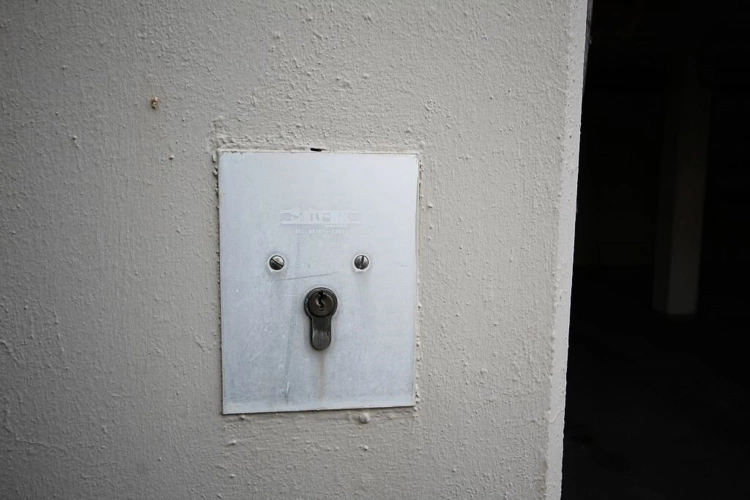 elektrisches Garagentor