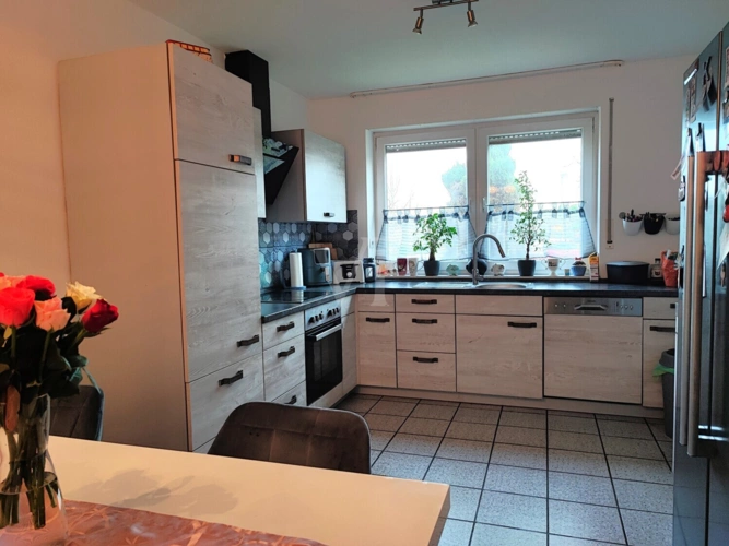 Schlafzimmer (mit KI neu eingerichtet)