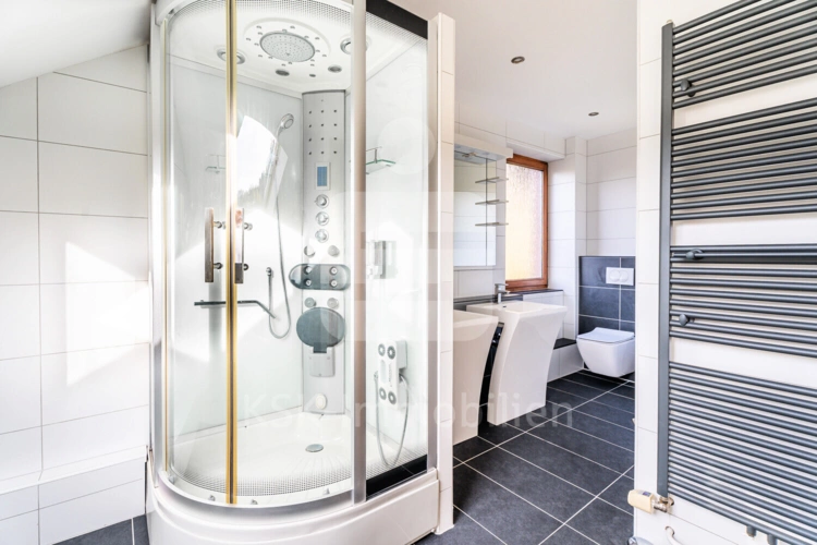 Badezimmer Dachgeschoss