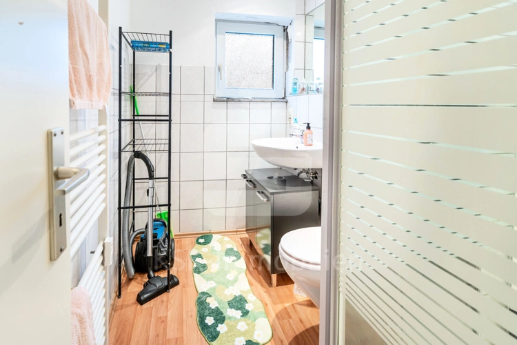 Badezimmer Anbau links OG