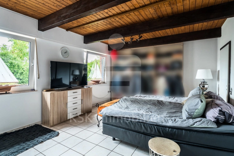 Schlafzimmer 1 Bild 2 EG