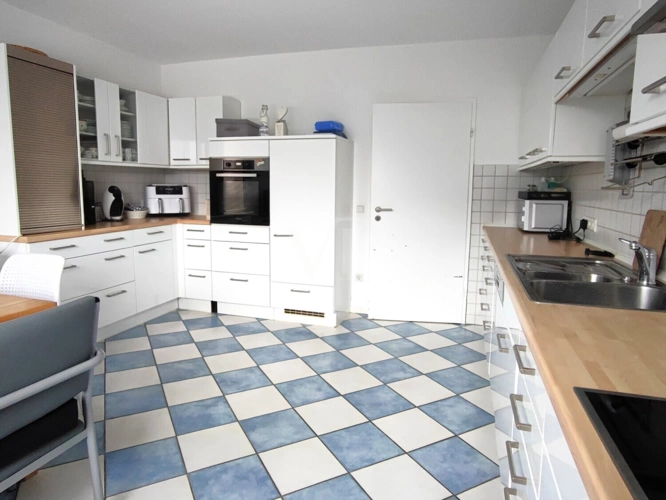 Schlafzimmer I im OG (mit KI neu eingerichtet)