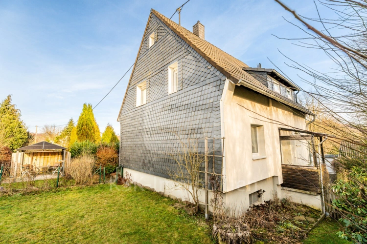 Rückansicht und Garten