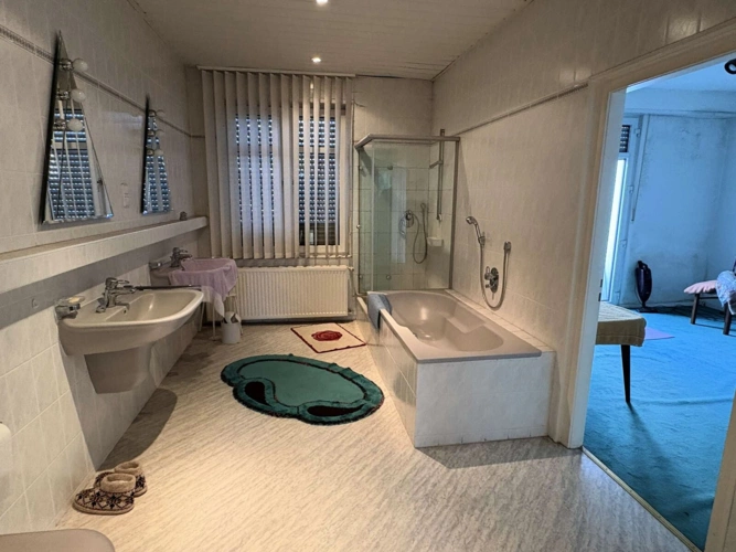 Badezimmer 2.OG