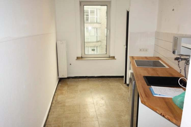 Küche inkl. Abstellkammer und Einbauk. mögl.