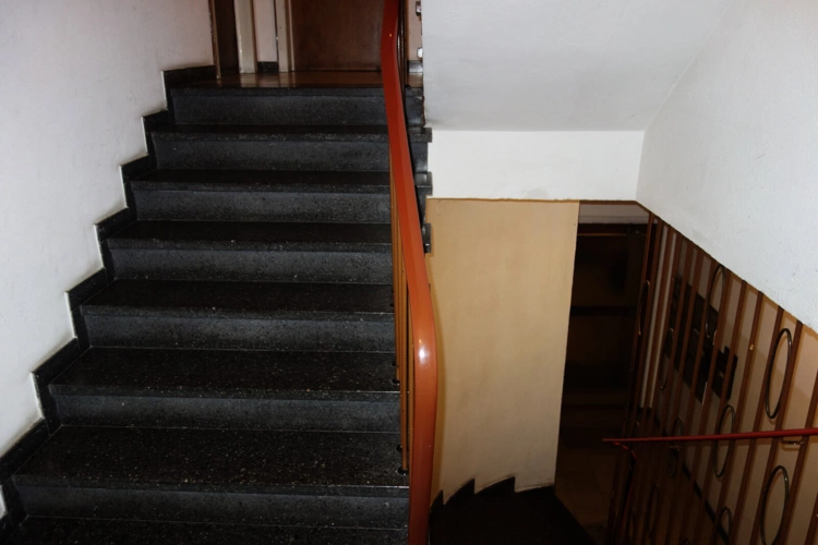 Treppenhaus ebenso