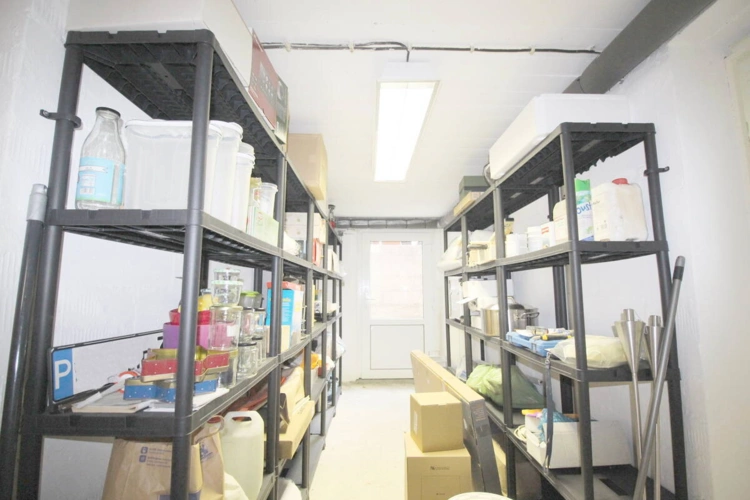 Vollkeller Haupthaus mit separatem Ausgang