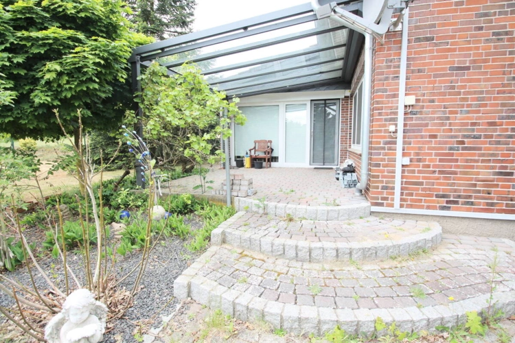 Überdachte Südterrasse Haupthaus