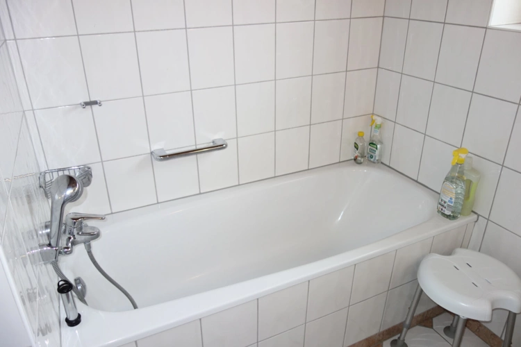 OG - Badezimmer Badewanne