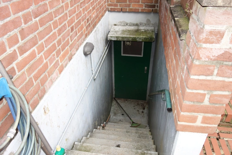 Kellertreppe außen
