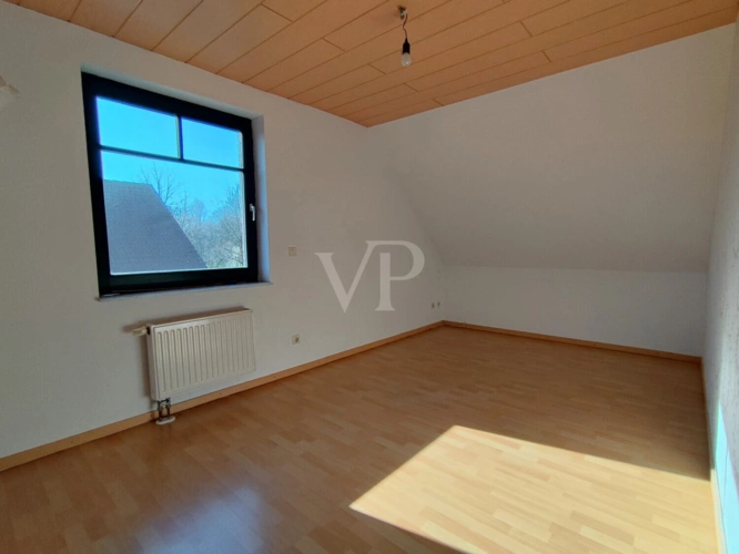 Schlaf-/Kinderzimmer II (mit KI eingerichtet)