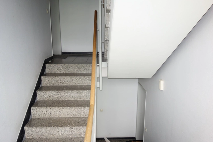 Treppenhaus ebenso