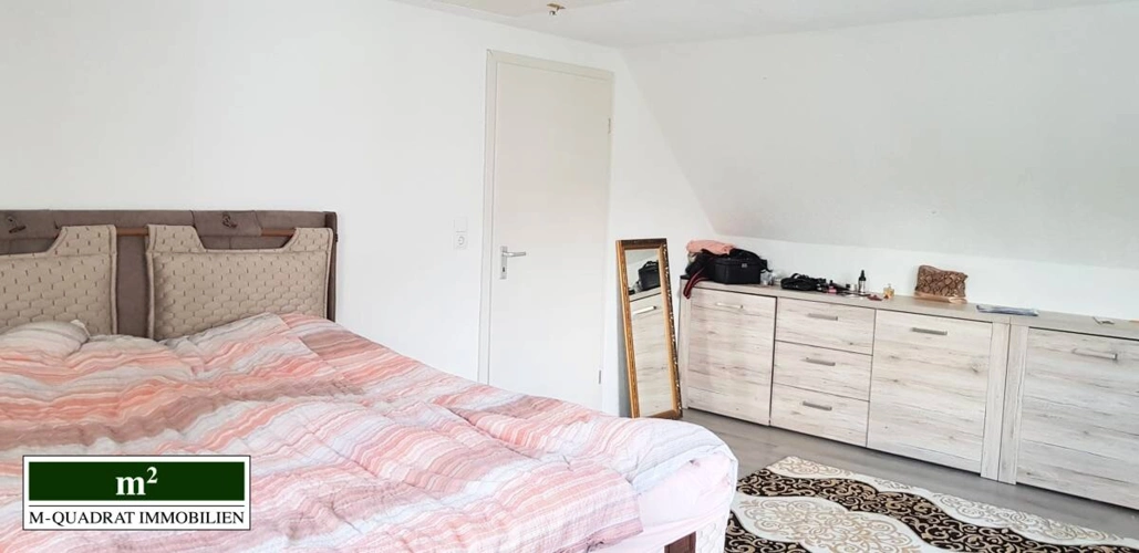 Schlafzimmer DG