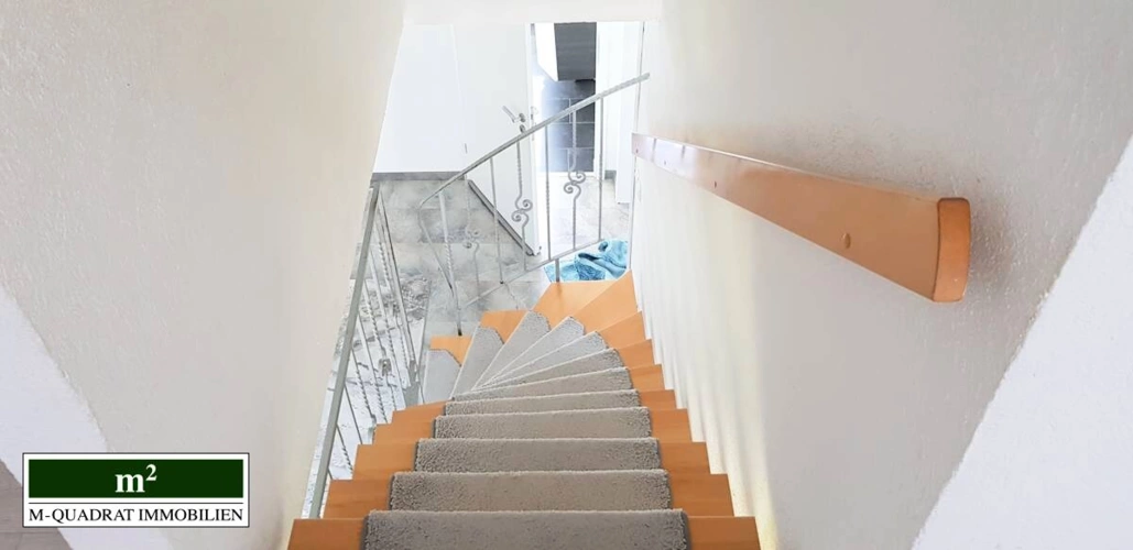 Treppe zum 1 OG