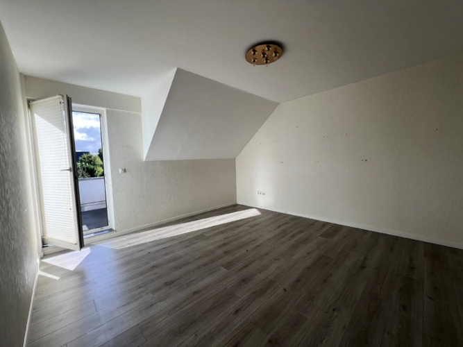 Kinder-/Arbeitszimmer DG