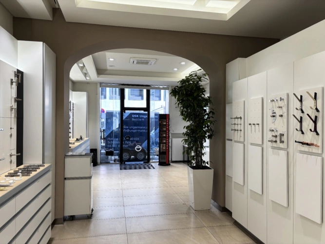 Mittlerer Teil - Blick Schaufenster