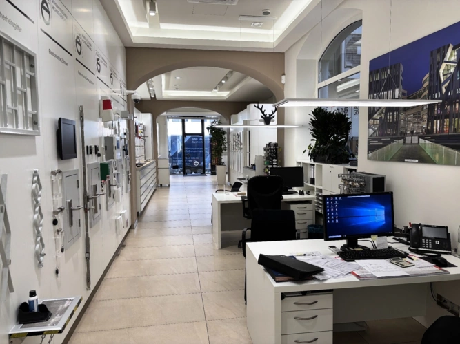 Blick durch das ganze Ladenlokal